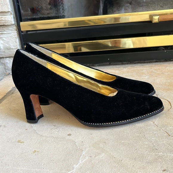 Black velvet Apastrophe pumps with chuncky heels sz 8.5 - Picture 4 of 7